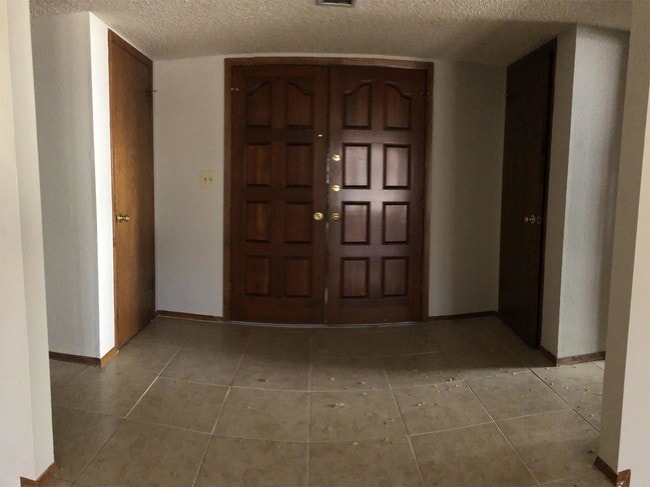 Building Photo - 3424 Running Deer Dr