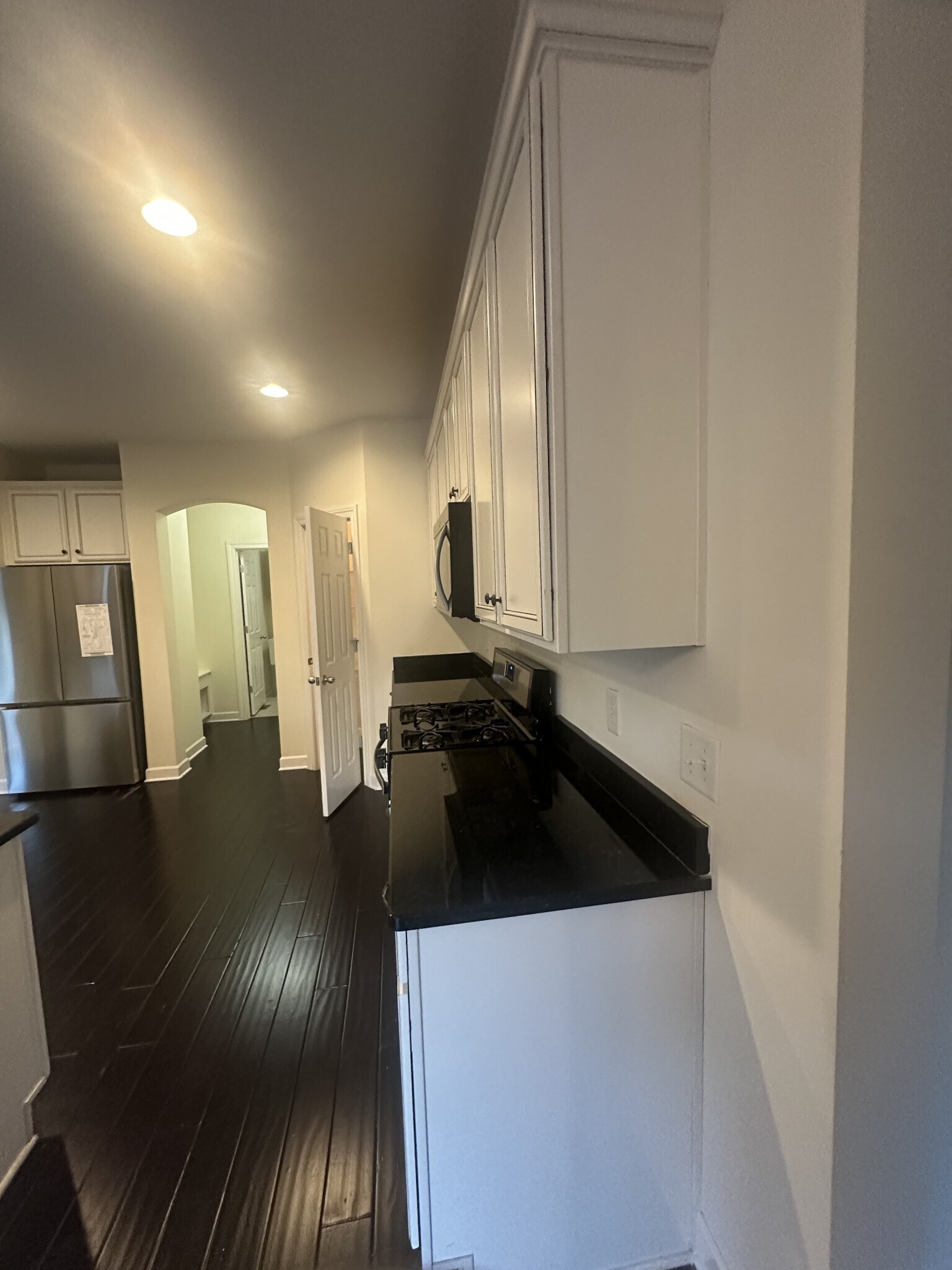 Building Photo - 402 Valley Spring Dr
