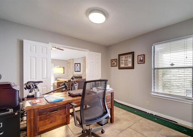 Building Photo - 9518 Topridge Dr