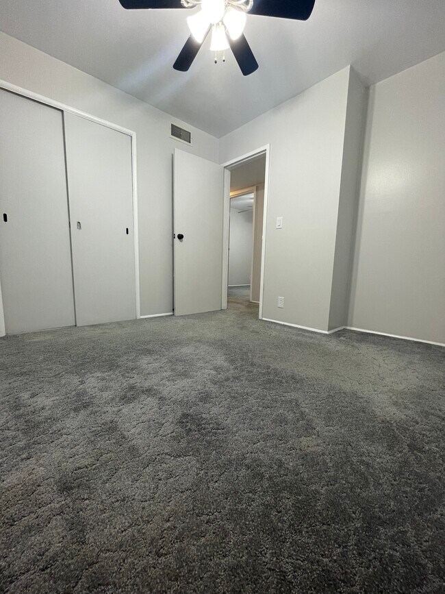 Building Photo - 3857 S 48th St