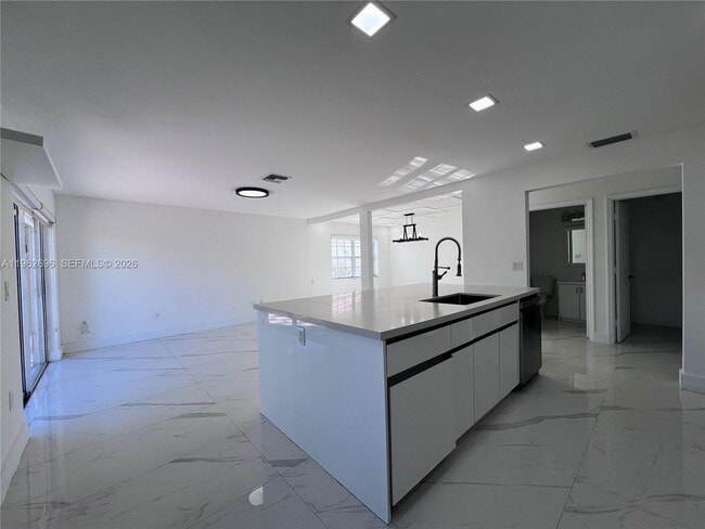 Building Photo - 109 Gables Blvd