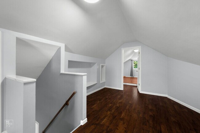 Building Photo - 1327 Euclid Ave