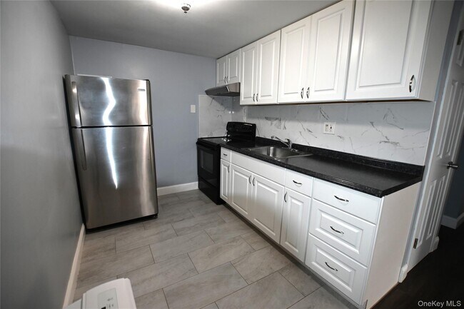 Building Photo - 1805 Parr Lake Dr