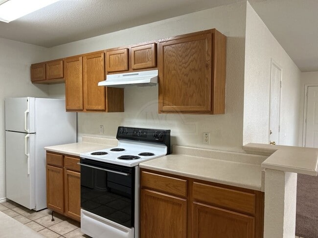 Building Photo - 2318 Wildewood Dr