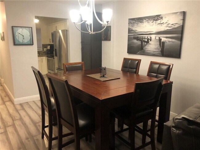 Building Photo - 1161 Hillsboro Mile