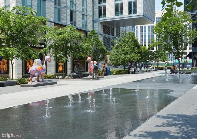 Building Photo - 925 H St NW