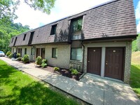 Building Photo - Spacious 1BR in Plum! Exposed Brick and Ai...