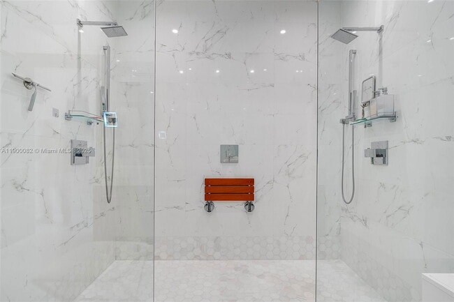 Building Photo - 900 Brickell Key Blvd