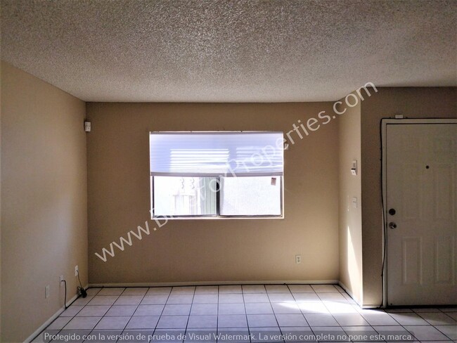 Building Photo - Centrally Located 2 bedroom, 2 bathroom