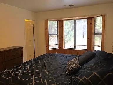 Building Photo - 770 Lovers Leap Rd