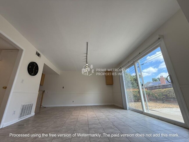 Building Photo - 5 bedroom in Campbell CA 95008