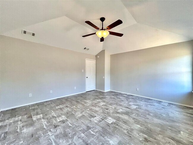 Building Photo - 404 Mesquite Cir