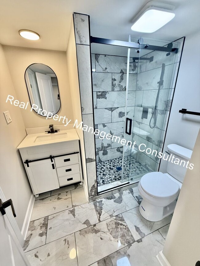 Building Photo - Beautifully Renovated 3-Bedroom, 2-Bath Ho...