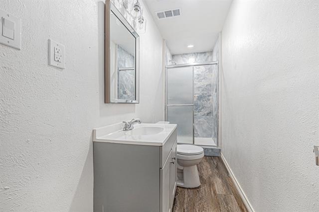 Building Photo - 736 Sherbrook Dr