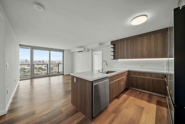 Building Photo - 1500 Rycroft St