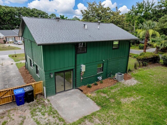 Building Photo - 1411 Westway Dr