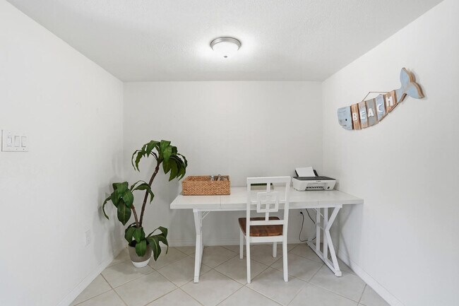 Building Photo - 27526 Los Amigos Ln