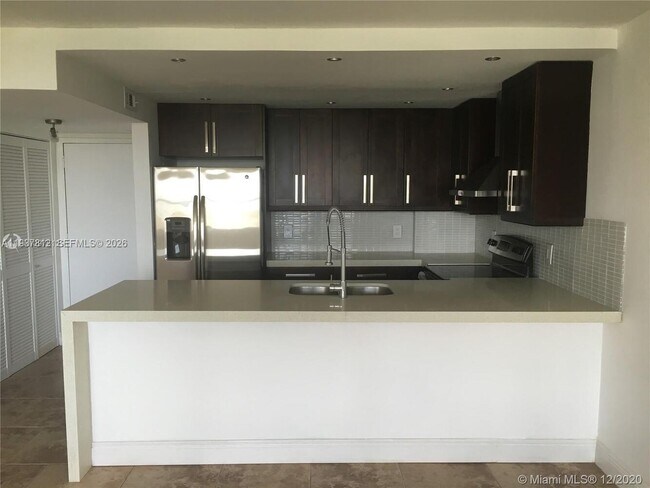 Building Photo - 9001 SW 77th Ave