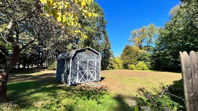 Building Photo - 191 Montgomery Rd