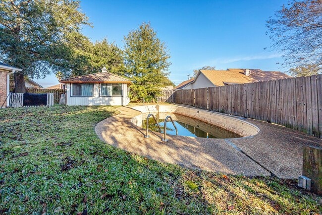 Building Photo - 3 Bedroom 2 Bath Back Bay Luxury Rental Home