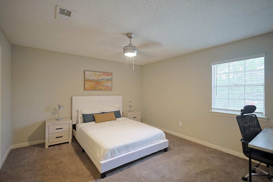 Building Photo - 50 Northtown Dr