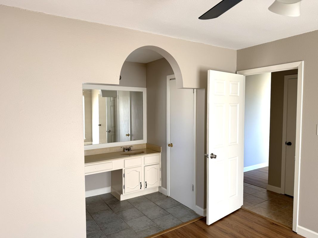 Building Photo - 114 Bluefield Dr