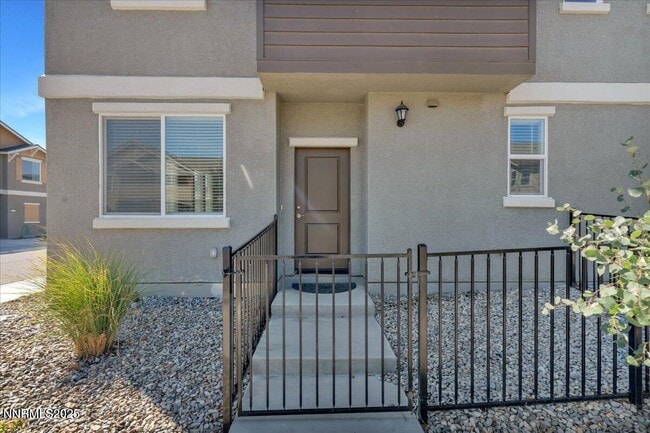 Building Photo - 916 Garden Ct