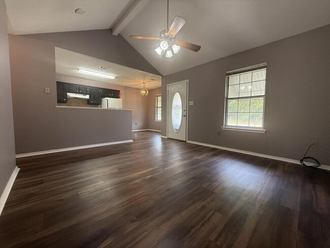 Building Photo - 1745 James Buchanan Dr