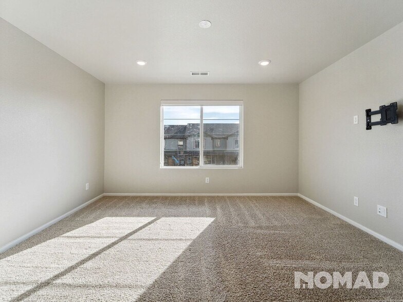 Building Photo - 6112 N Lisbon St