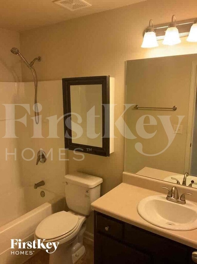 Building Photo - 436 Parkstone Dr