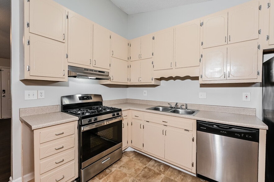 Building Photo - 5348 Kirk Dr