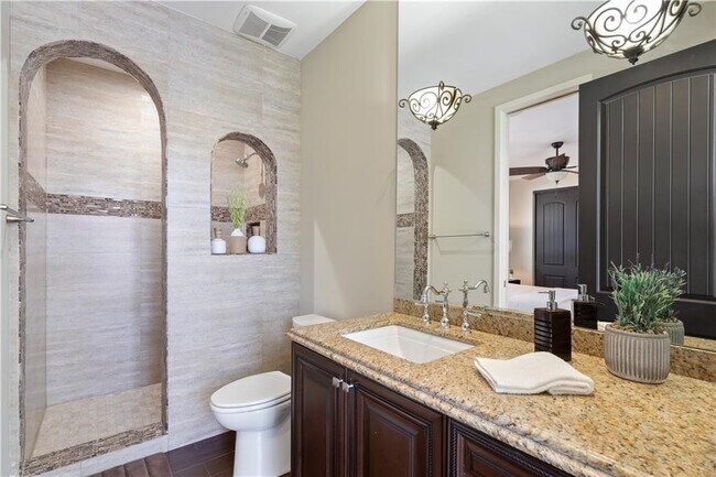 Building Photo - 1312 SE 2nd Ct