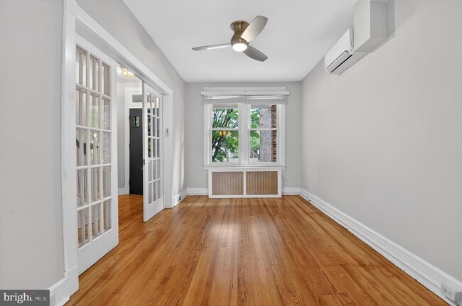 Building Photo - 747 Kentucky Ave SE