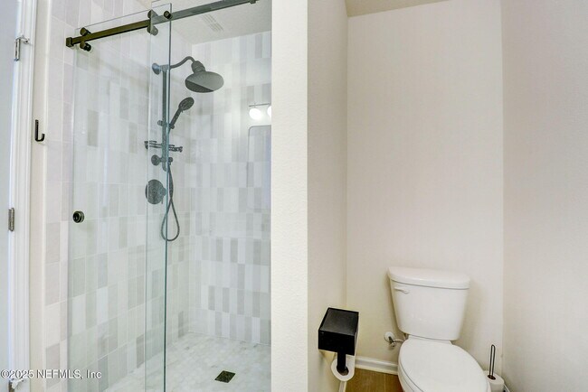 Building Photo - 135 Coastline Wy