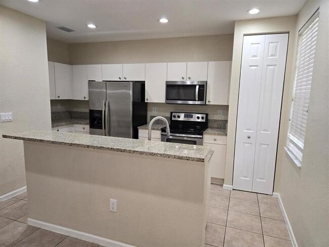 Building Photo - 8433 SW 25th Ct