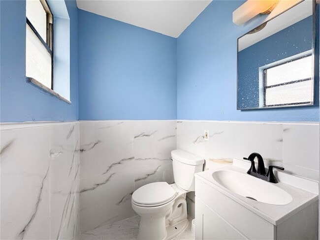 Building Photo - 517 3rd Ct SW