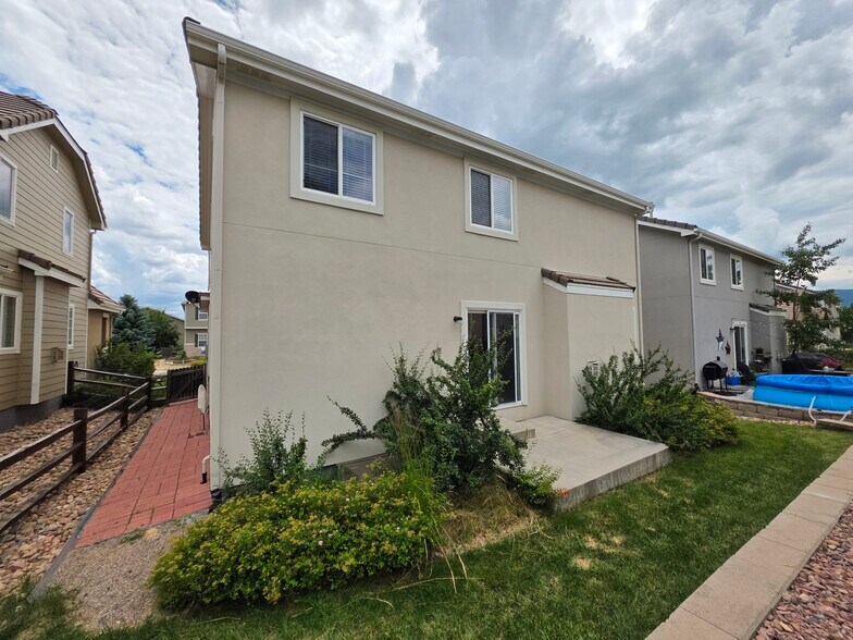 Building Photo - 874 Diamond Rim Dr