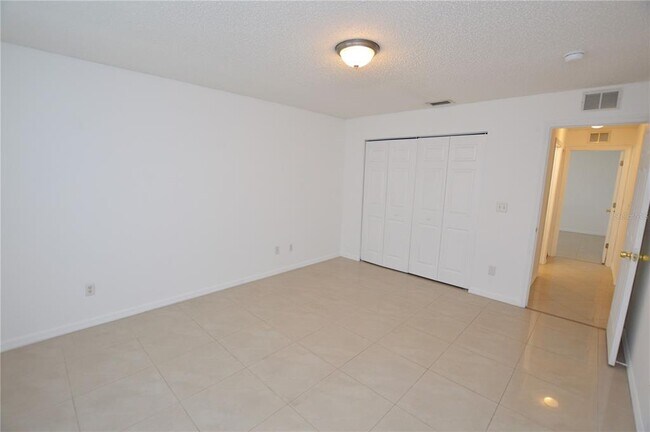 Building Photo - 18 Pittwick Ln