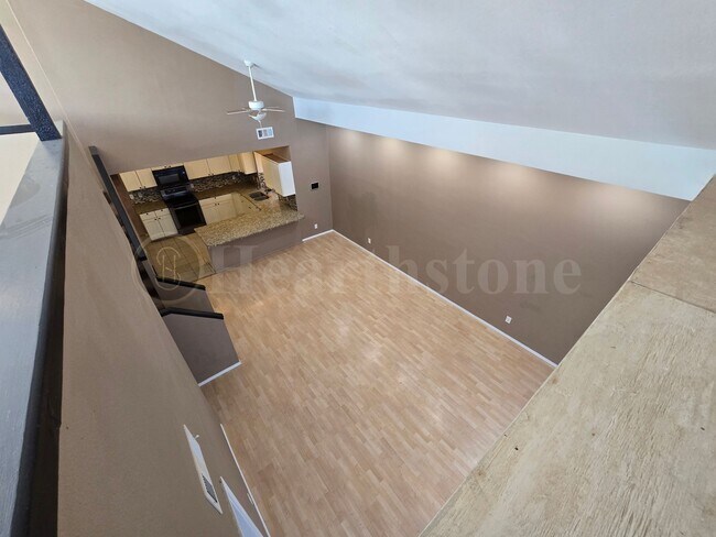 Building Photo - 1307 Gidding St