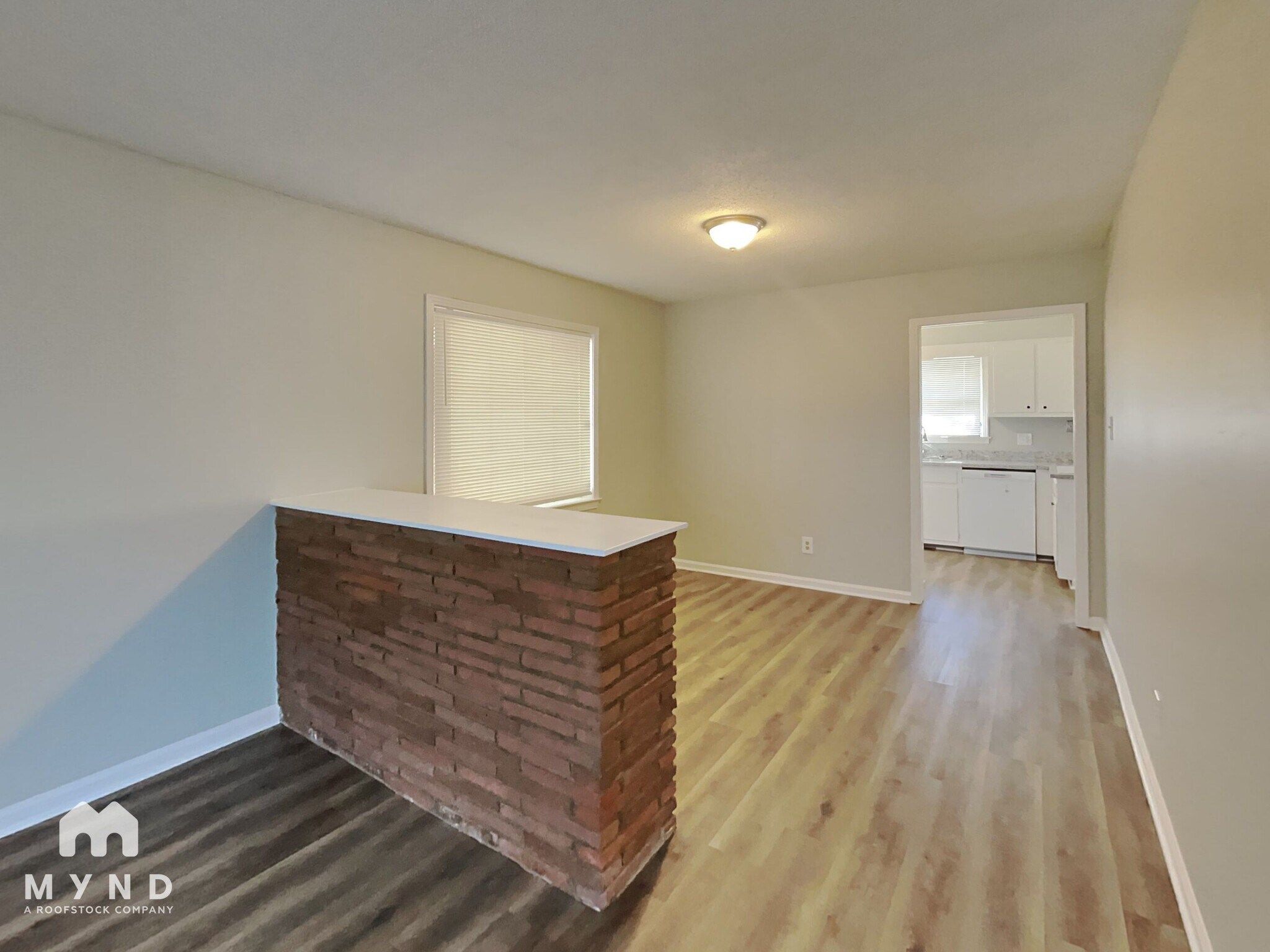 Building Photo - 1725 Prado Ave