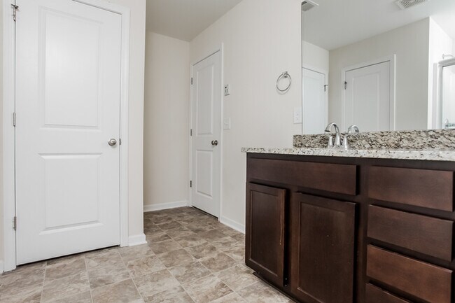 Building Photo - 394 Eagle Feather Loop