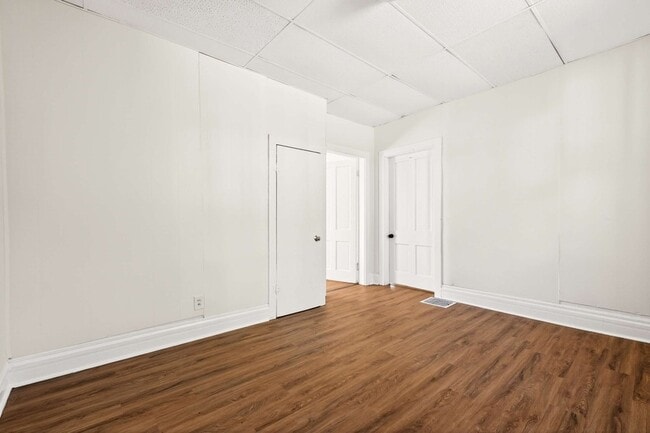 Building Photo - 908 Gilmore Ave