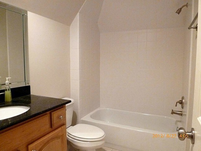 Building Photo - 5626 Dolores St