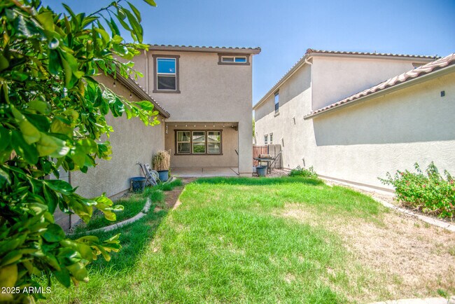 Building Photo - 4068 E Devon Dr