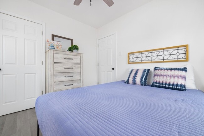 Building Photo - 724 Holston St