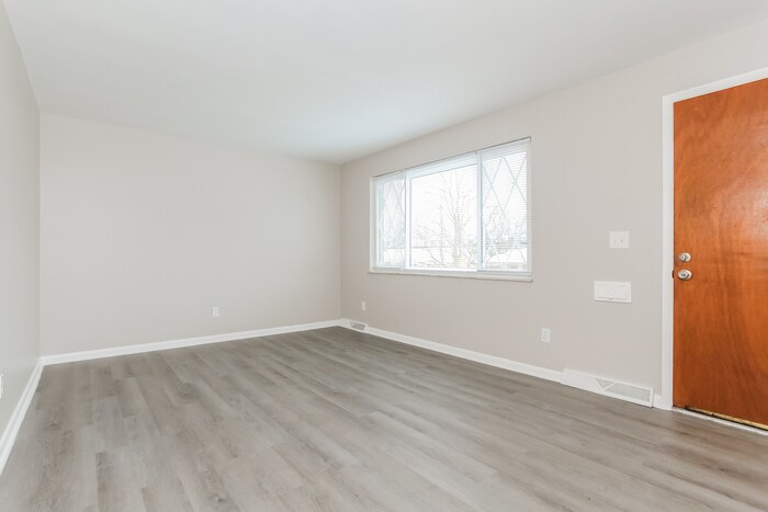 Building Photo - 5325 Plumridge Dr
