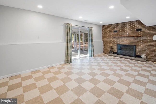 Building Photo - 155 Franklin Corner Rd