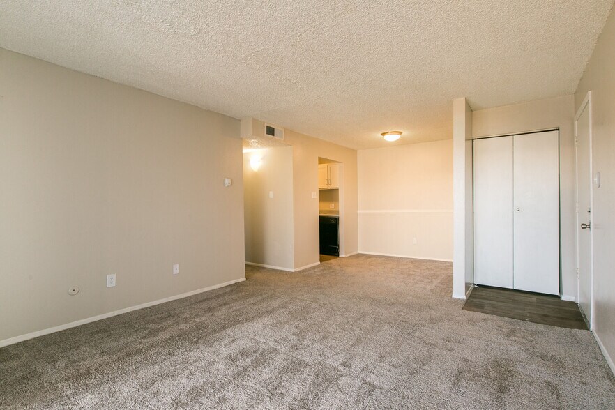 VIA 4321 Montgomery Blvd NE Albuquerque NM 87109 Apartment Finder