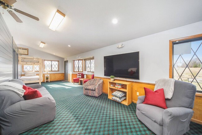 Building Photo - Bunkhouse