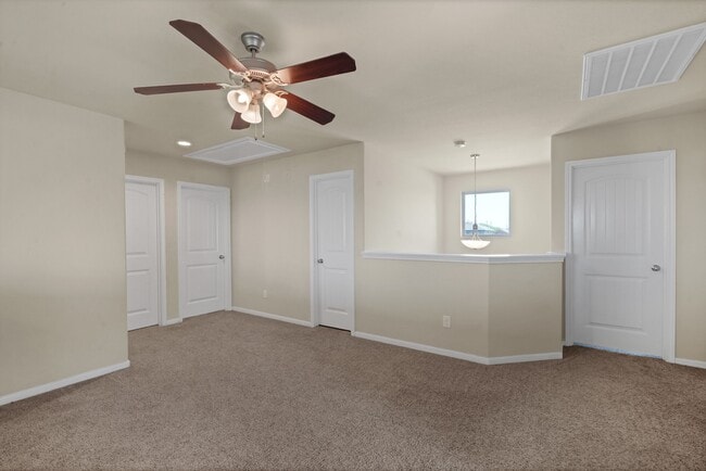 Building Photo - 6914 Ithaca Heights Ln
